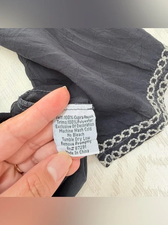 Johnny Was Women’s heavily embroidered  Peacock Sable tunic Cupra Rayon Small - Picture 4 of 6